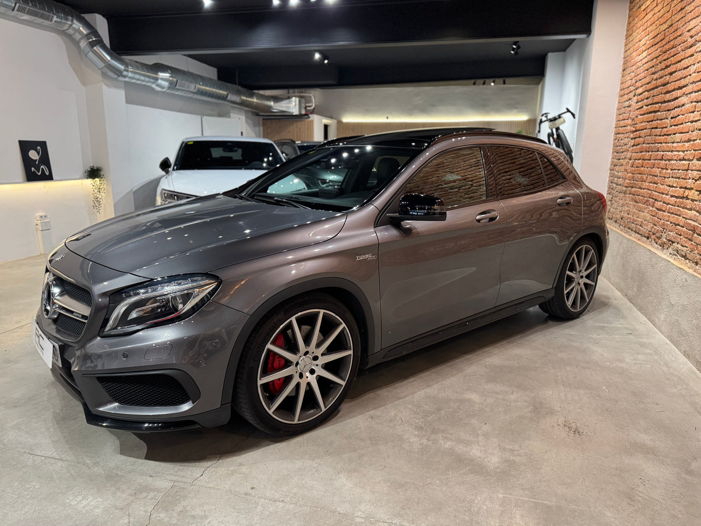 MERCEDES BENZ GLA 45 AMG 4Matic