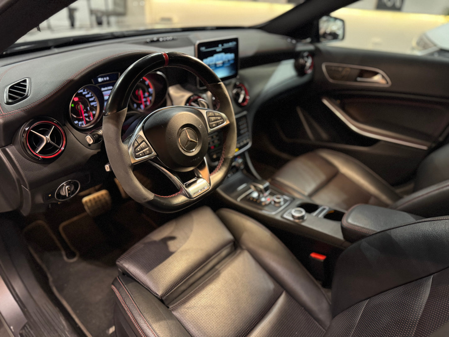 MERCEDES BENZ GLA 45 AMG 4Matic