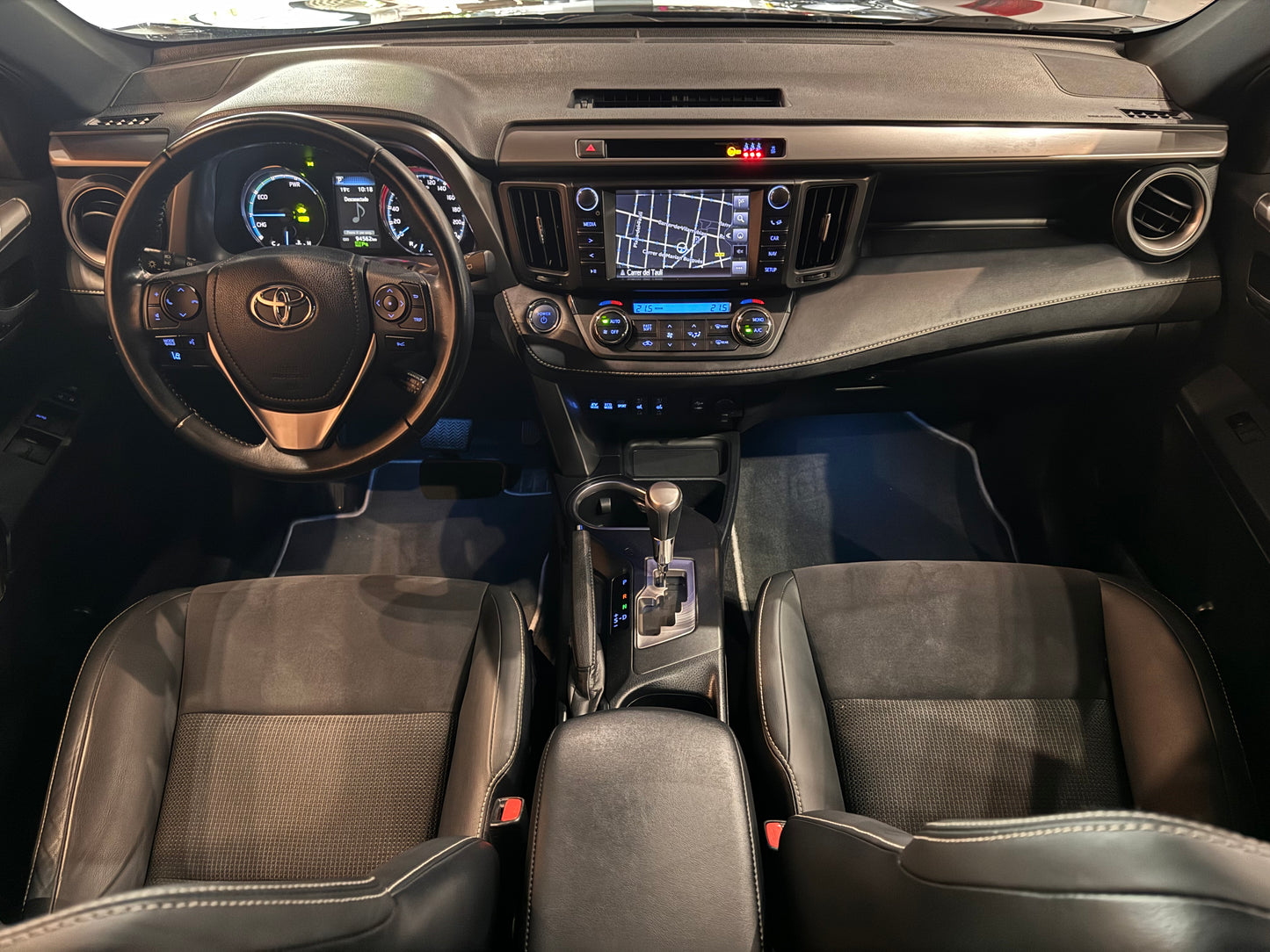TOYOTA RAV-4 CON UN AÑO DE GARANTIA OFICIAL con solo 96.000km