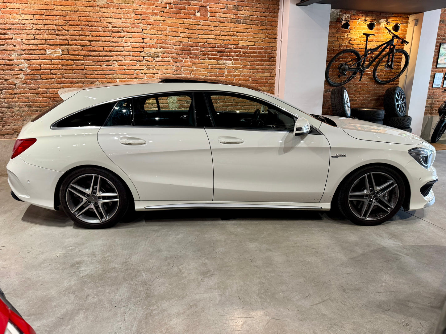 Mercedes Benz CLA 45 AMG Shooting Brake