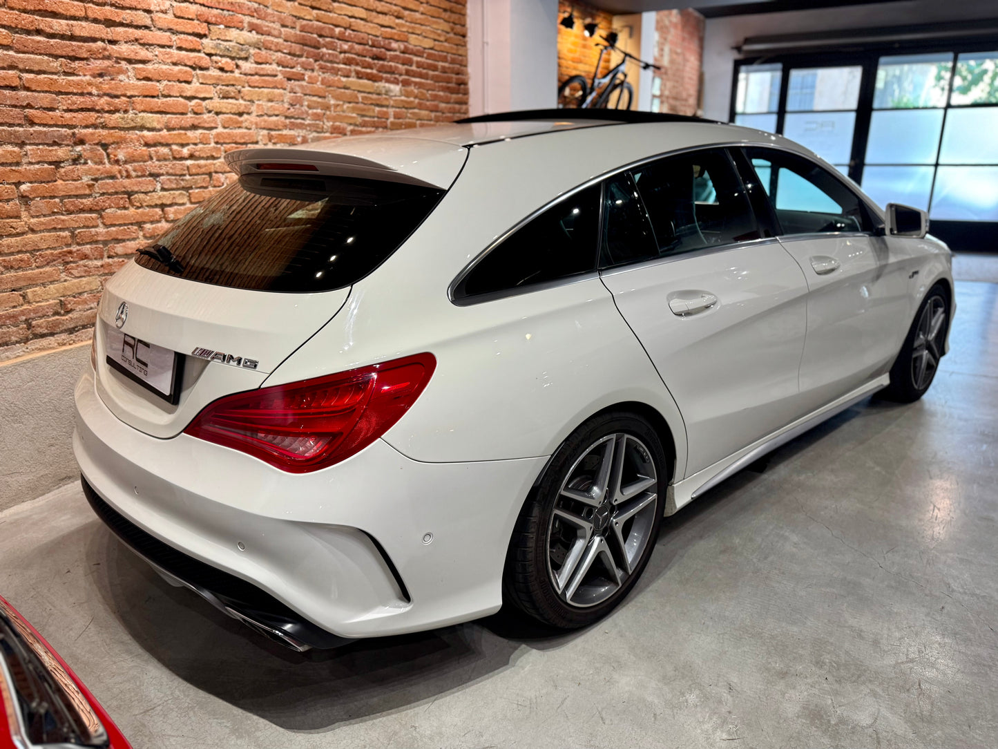 Mercedes Benz CLA 45 AMG Shooting Brake