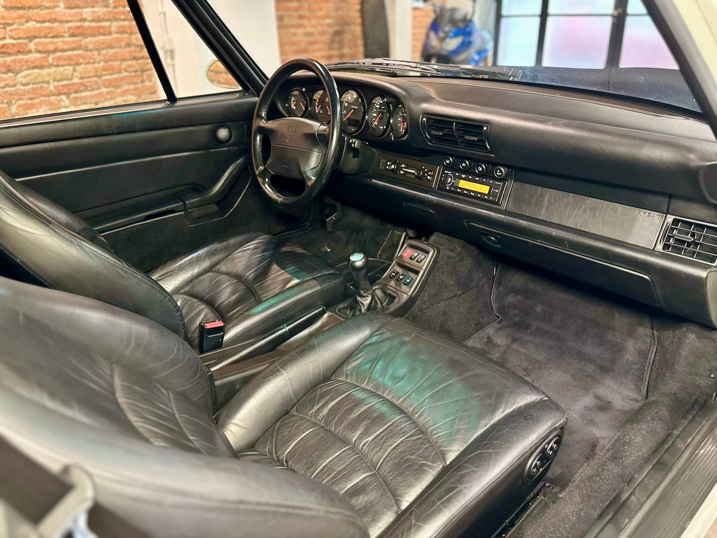 Porsche 911 Carrera 4 modelo 993 del año 1995