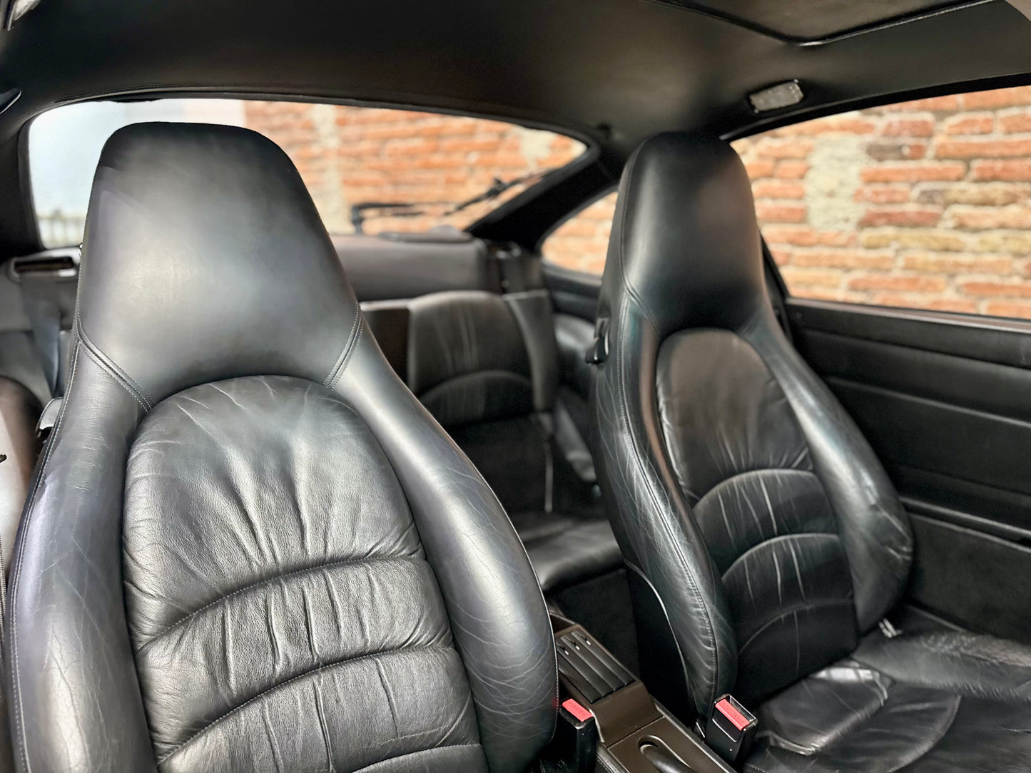 Porsche 911 Carrera 4 modelo 993 del año 1995
