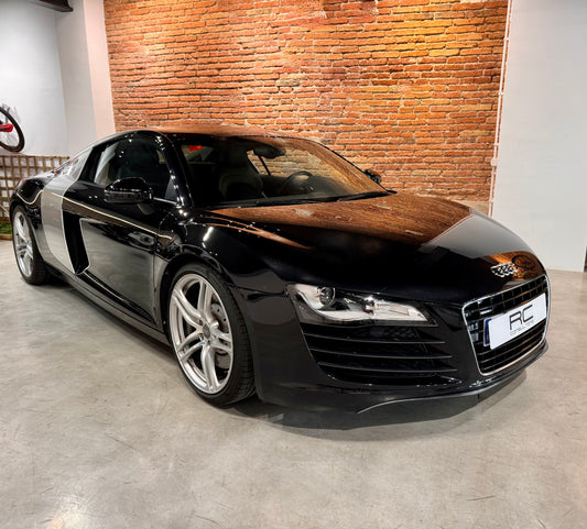 AUDI R8 4.2 FSI V8 R-TRONIC con 39.780km (VENDIDO)