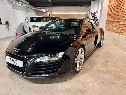 AUDI R8 4.2 FSI V8 R-TRONIC con 39.780km (VENDIDO)