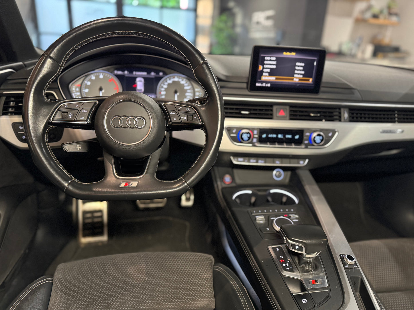 AUDI S4 AVANT 3.0 TFSI V6 354CV
