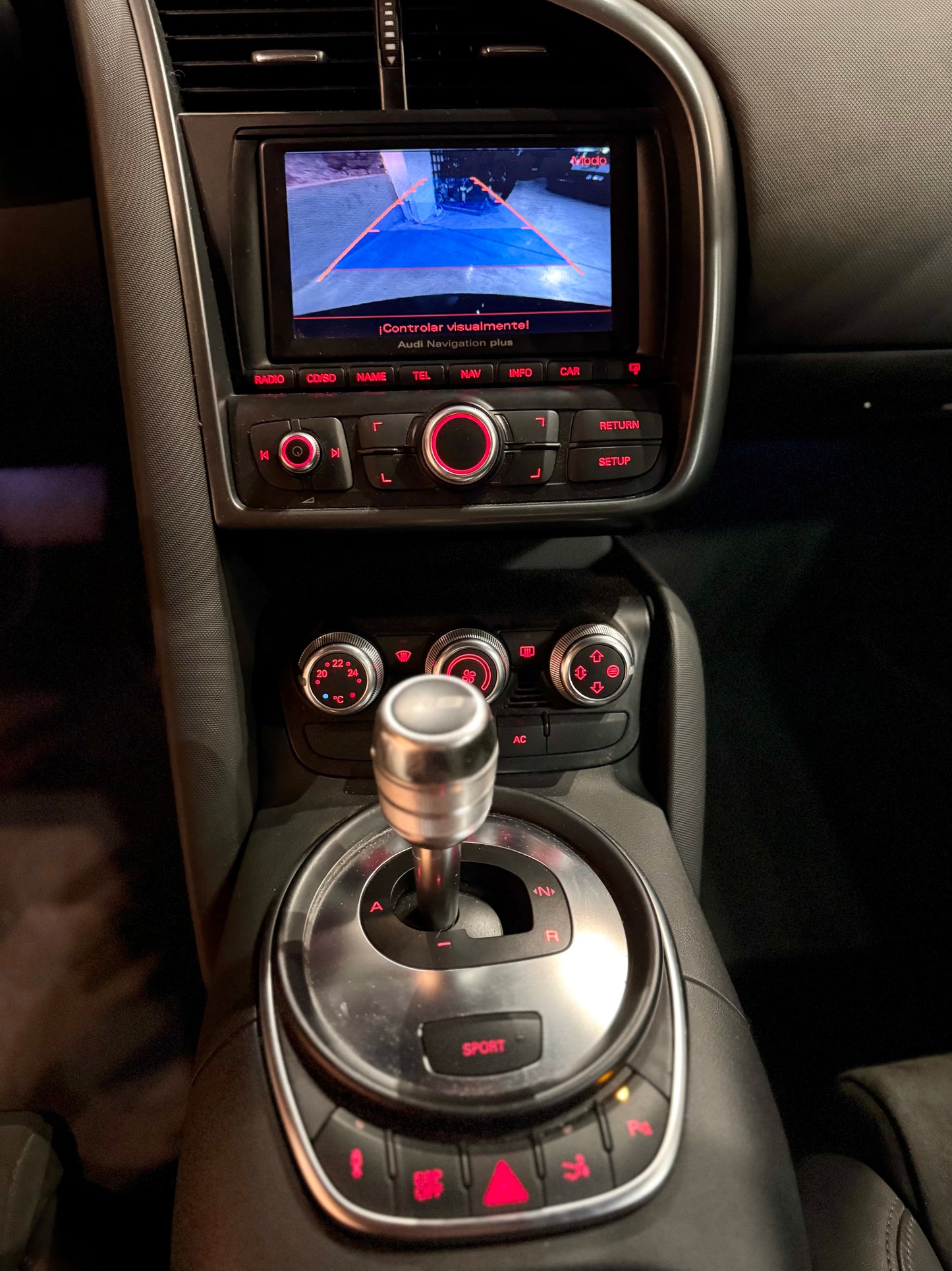 AUDI R8 4.2 FSI V8 R-TRONIC con 39.780km (VENDIDO)