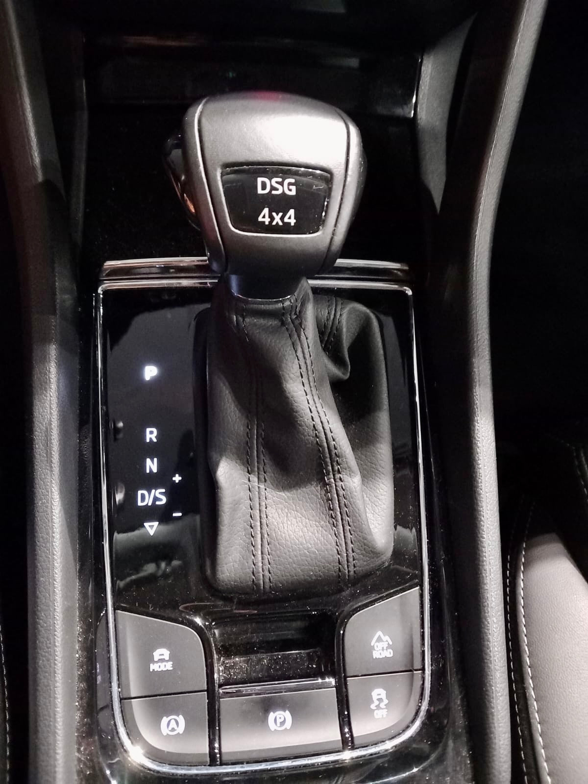 SKODA KAROQ 2.0 TDI STYLE 200CV DSG