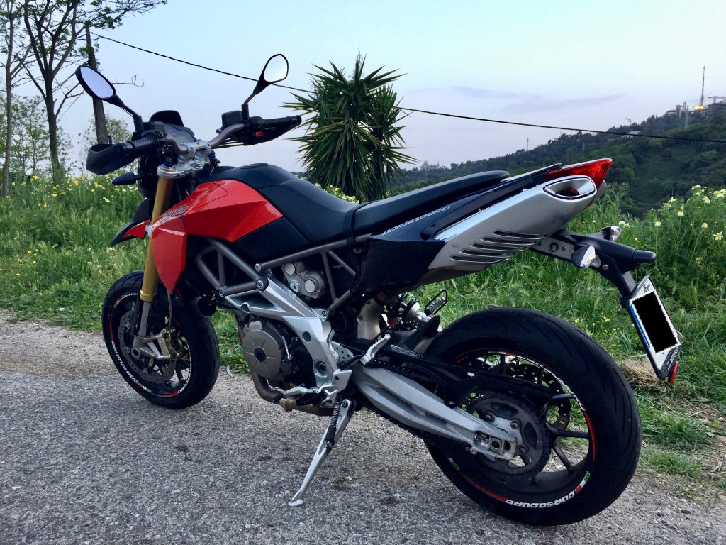APRILIA DORSODURO (VENDIDA)