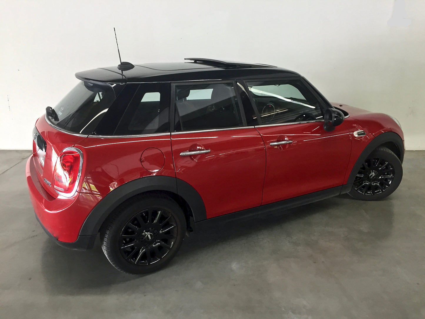 MINI COOPER 5P (VENDIDO)