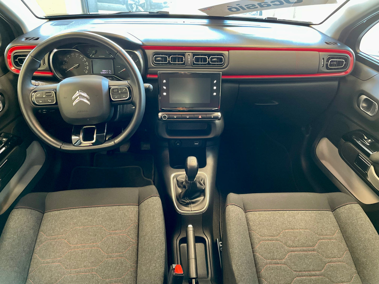 Citroen C3 FEEL 1.2 VTi 82cv con Navegador 28.000km