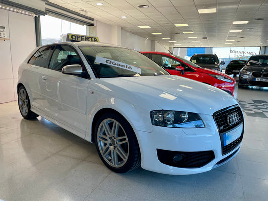 Audi A3 2.0 TDi 140 3p S-Line +Techo+Cuero 197.000km
