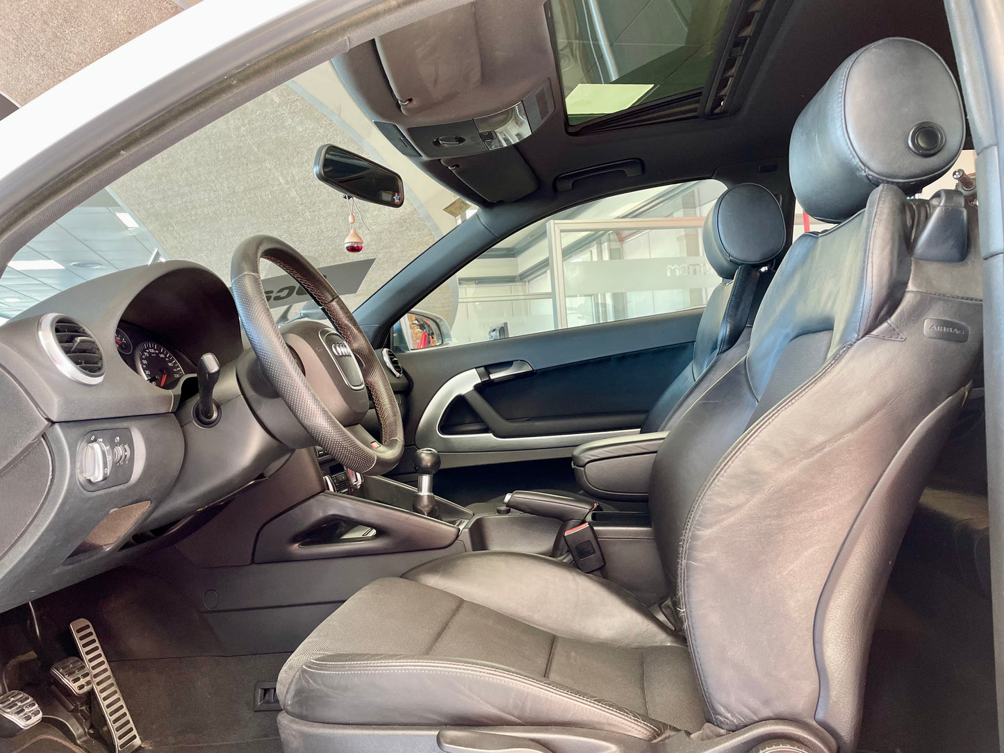 Audi A3 2.0 TDi 140 3p S-Line +Techo+Cuero 197.000km