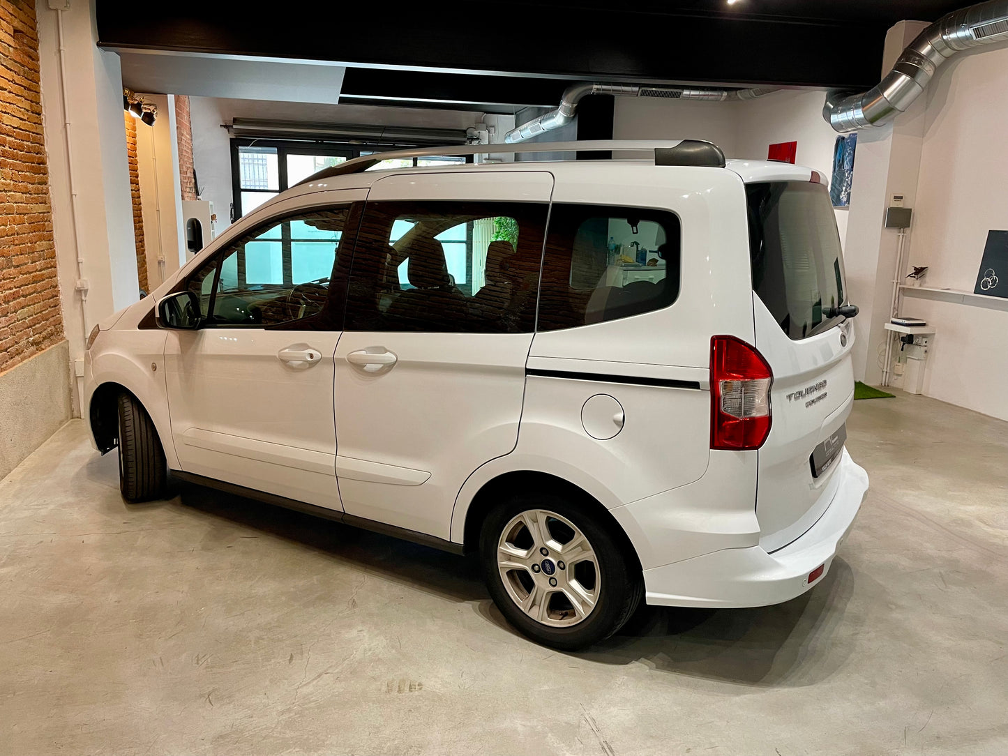 FORD TOURNEO COURIER DEL 2016 75CV