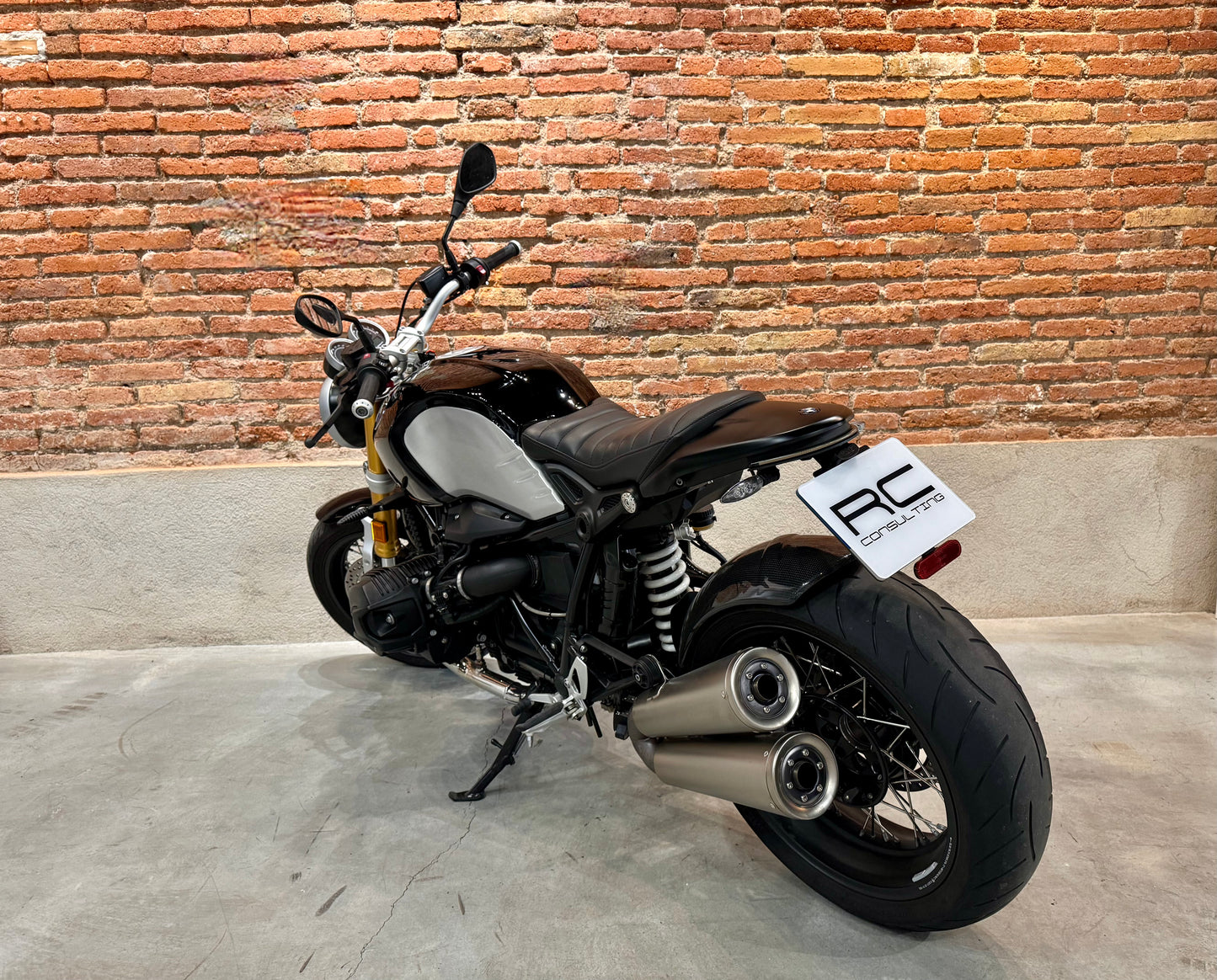 BMW R NINE T