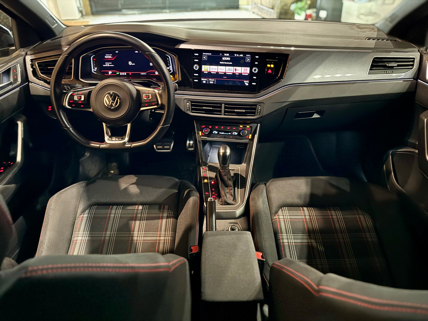 VOLKSWAGEN POLO GTI 2.0TSI DSG 200CV