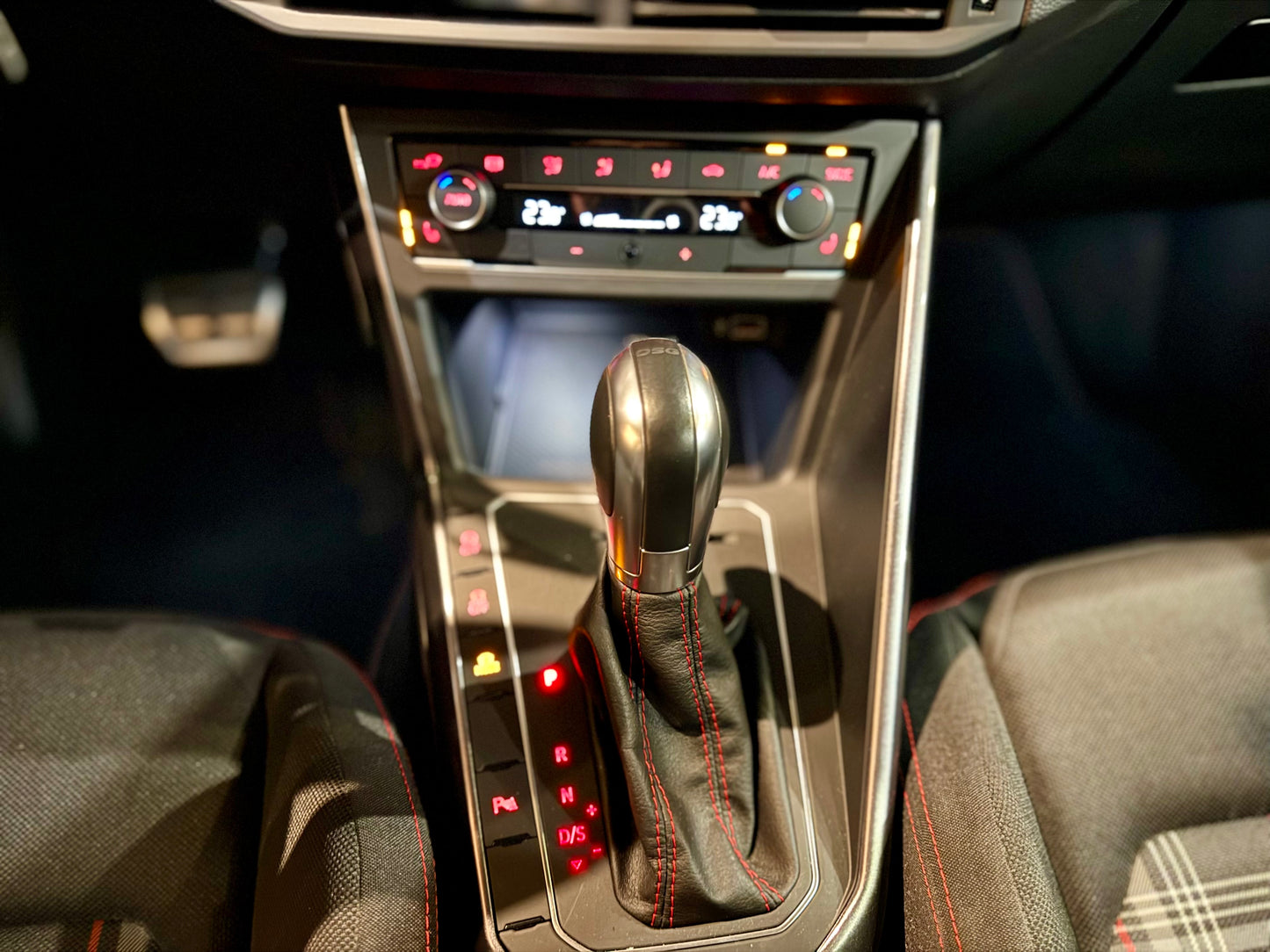 VOLKSWAGEN POLO GTI 2.0TSI DSG 200CV