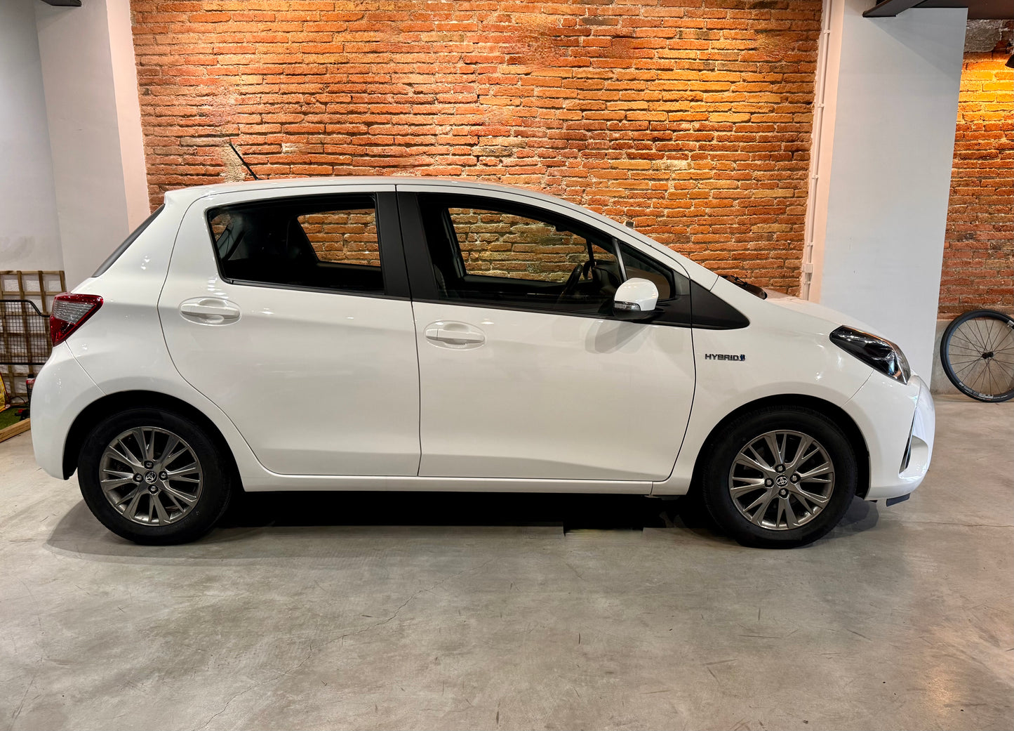 TOYOTA YARIS HYBRID 2020