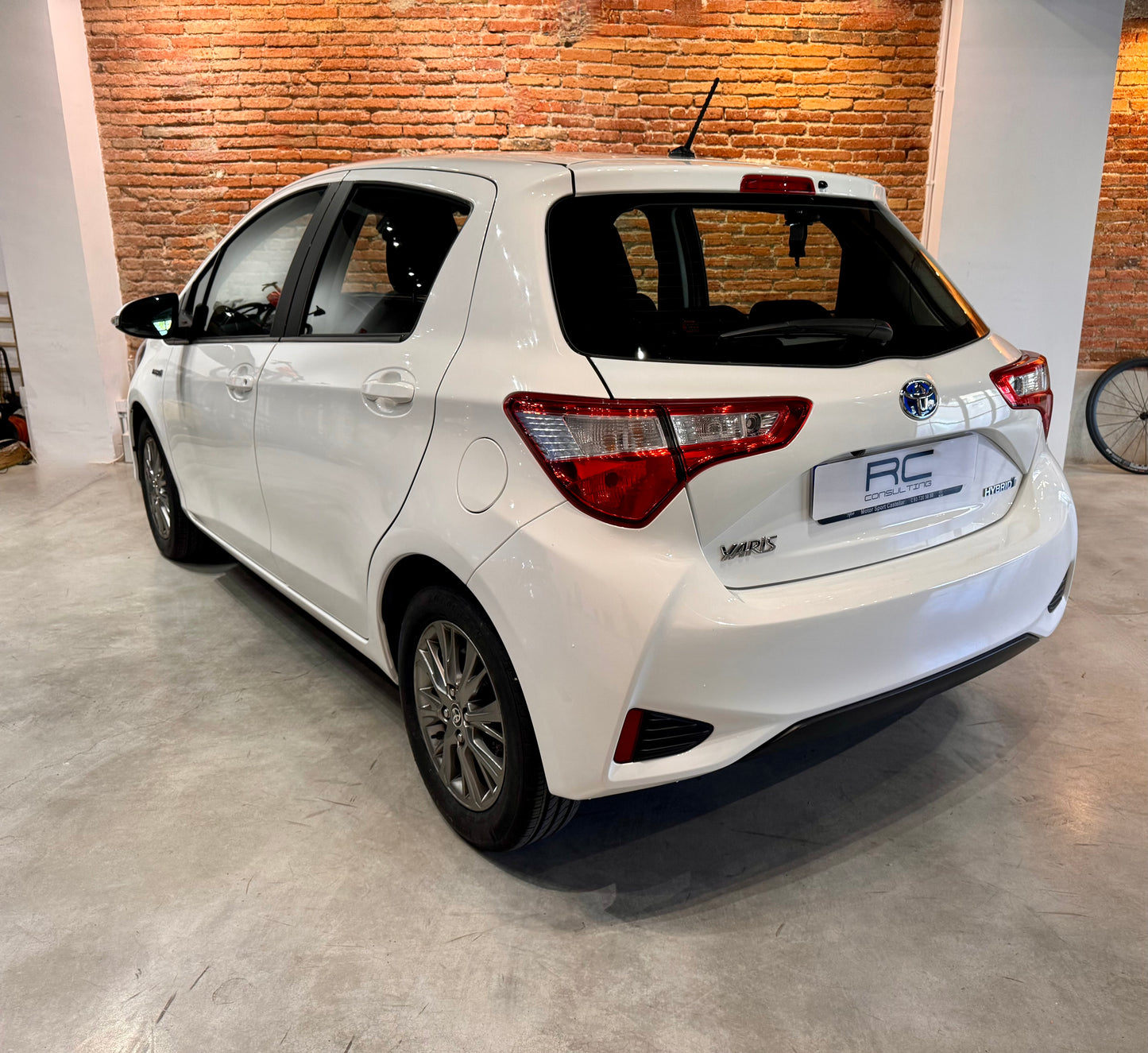 TOYOTA YARIS HYBRID 2020