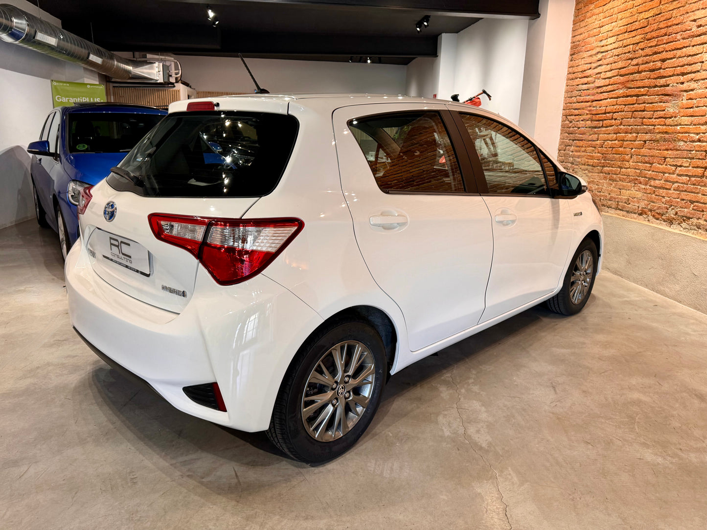 TOYOTA YARIS HYBRID 2020