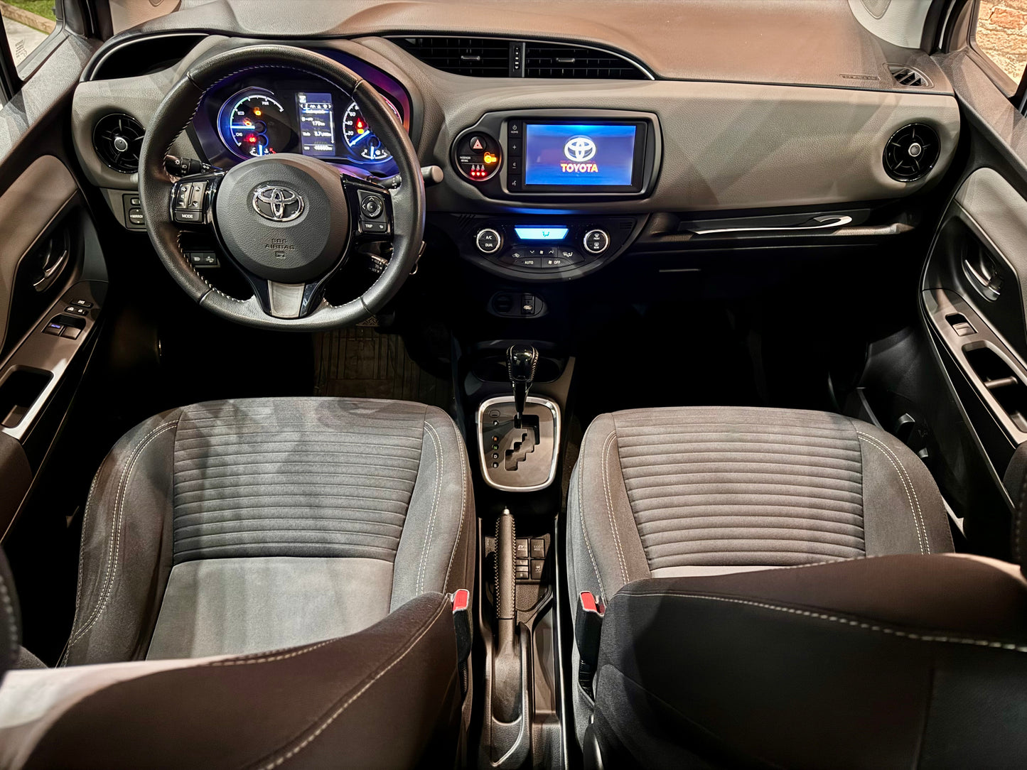 TOYOTA YARIS HYBRID 2020