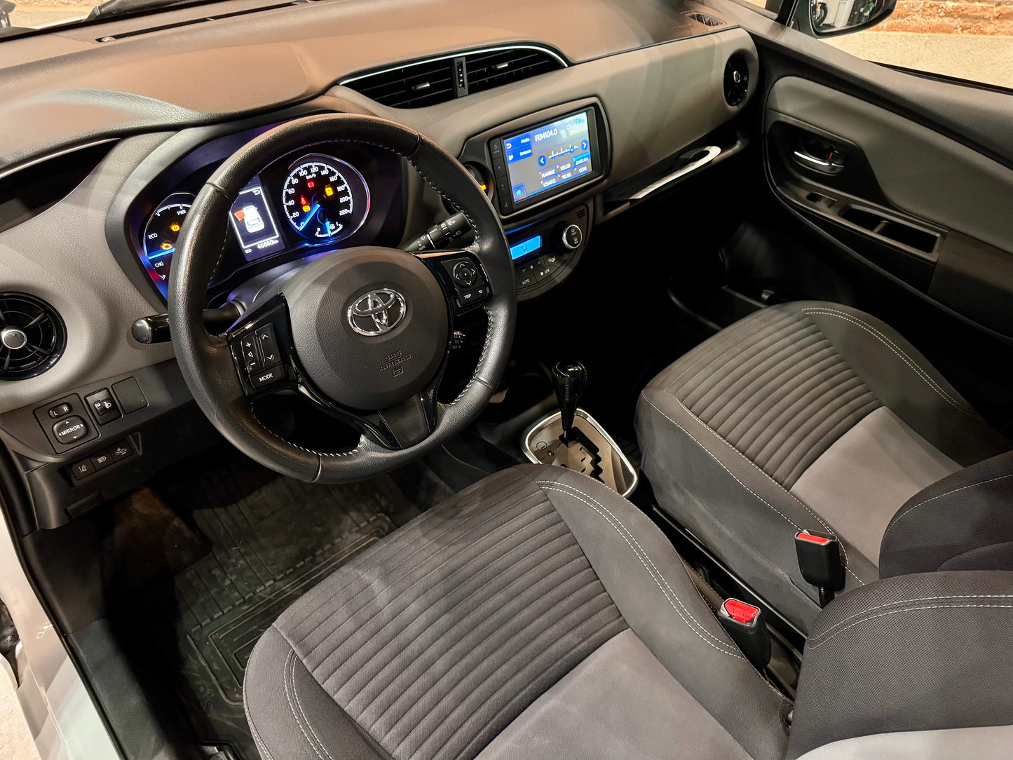 TOYOTA YARIS HYBRID 2020