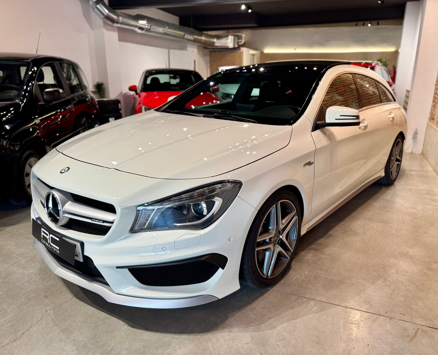 Mercedes Benz CLA 45 AMG Shooting Brake