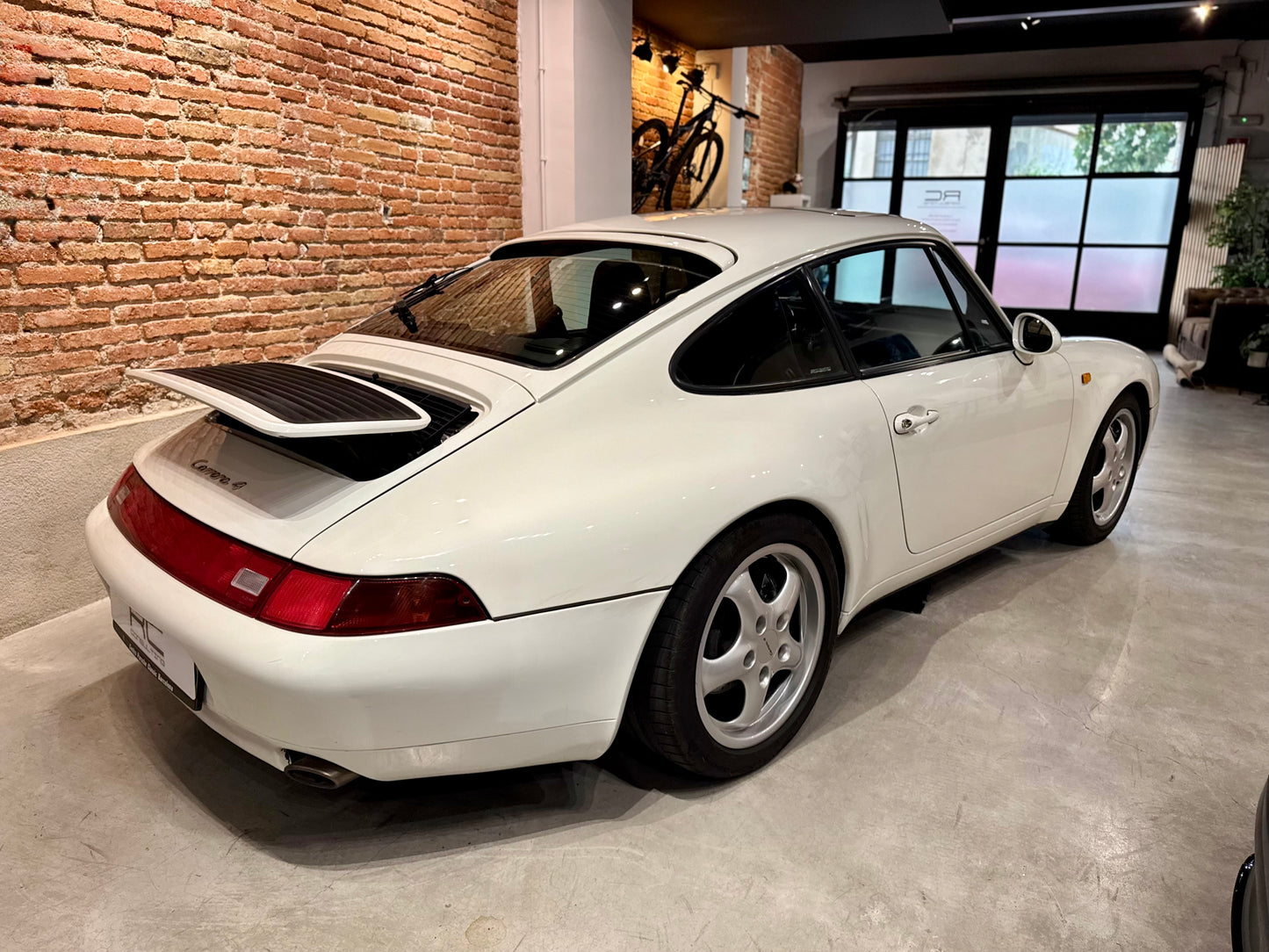 Porsche 911 Carrera 4 modelo 993 del año 1995