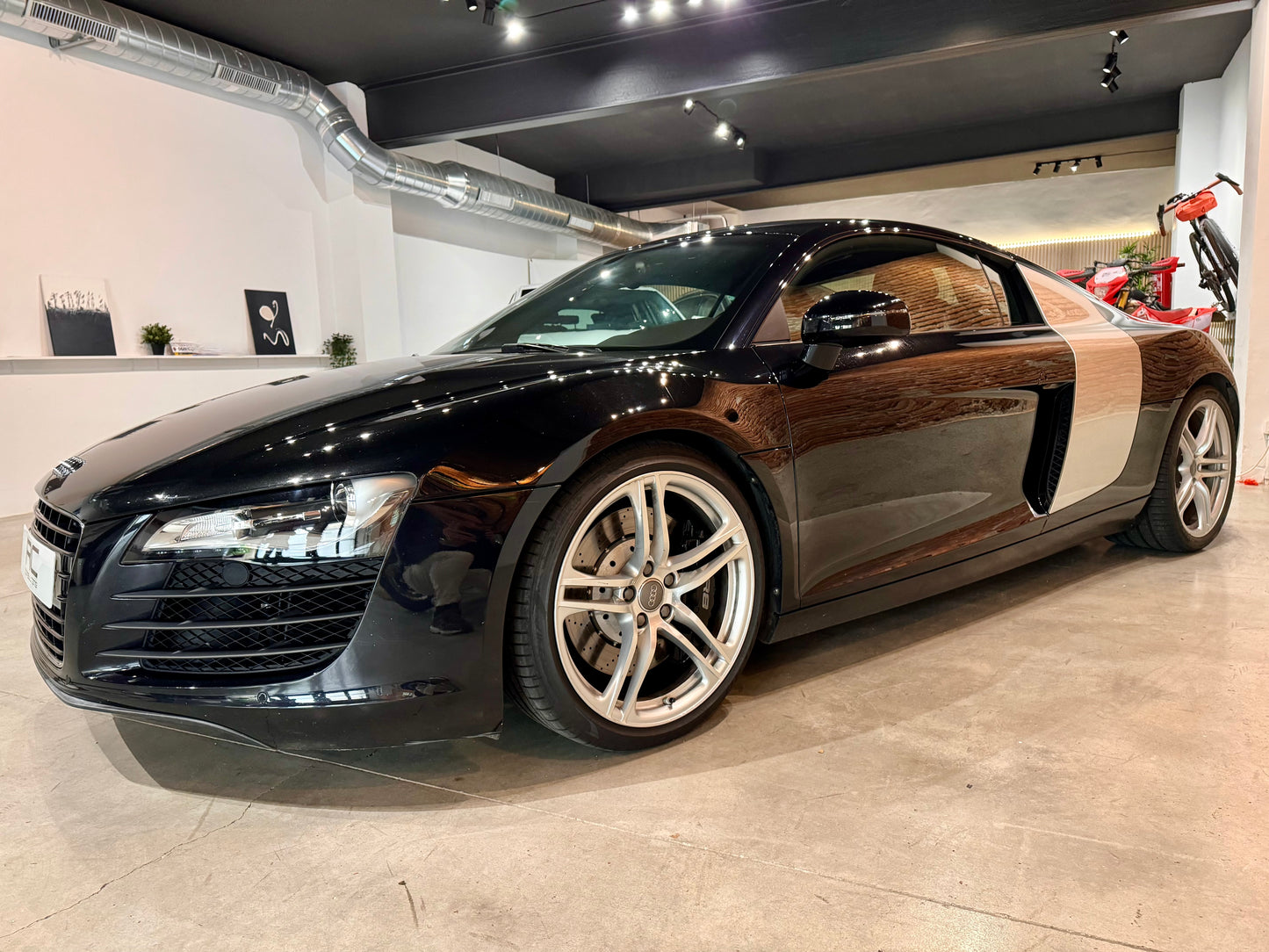 AUDI R8 4.2 FSI V8 R-TRONIC con 39.780km (VENDIDO)