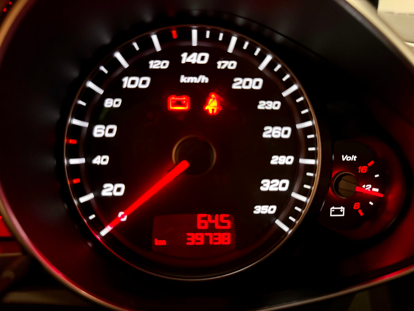AUDI R8 4.2 FSI V8 R-TRONIC con 39.780km (VENDIDO)