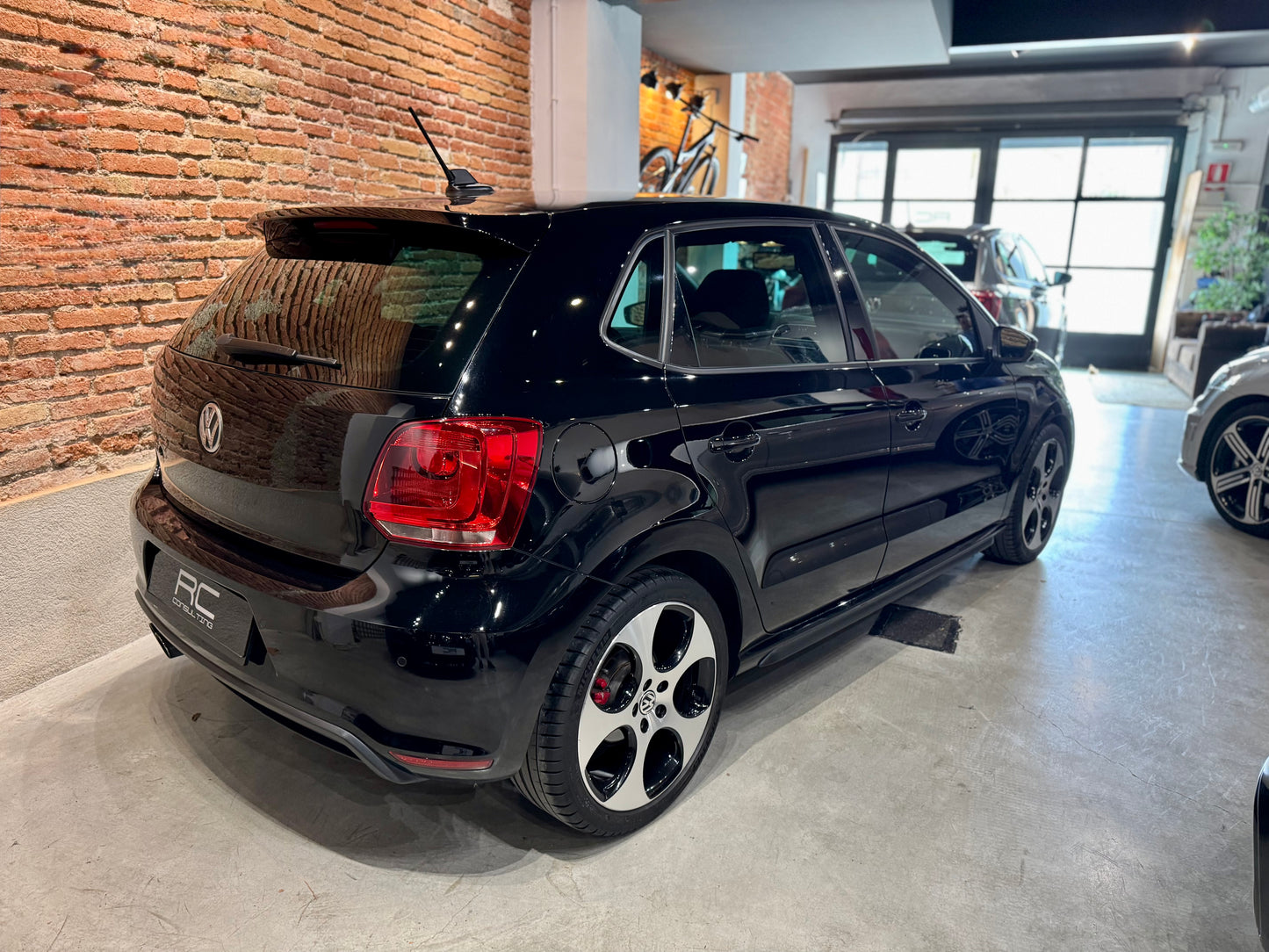 VOLKSWAGEN POLO GTI 180CV DSG año 2011