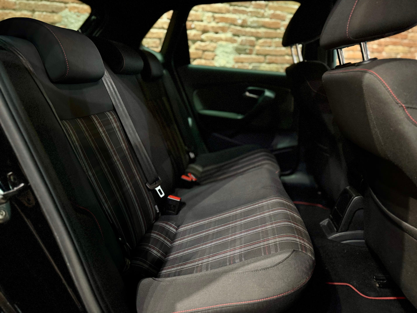 VOLKSWAGEN POLO GTI 180CV DSG año 2011