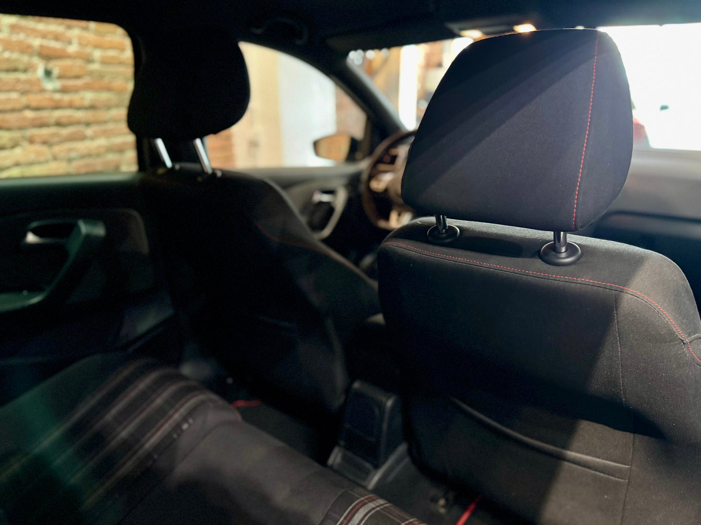 VOLKSWAGEN POLO GTI 180CV DSG año 2011