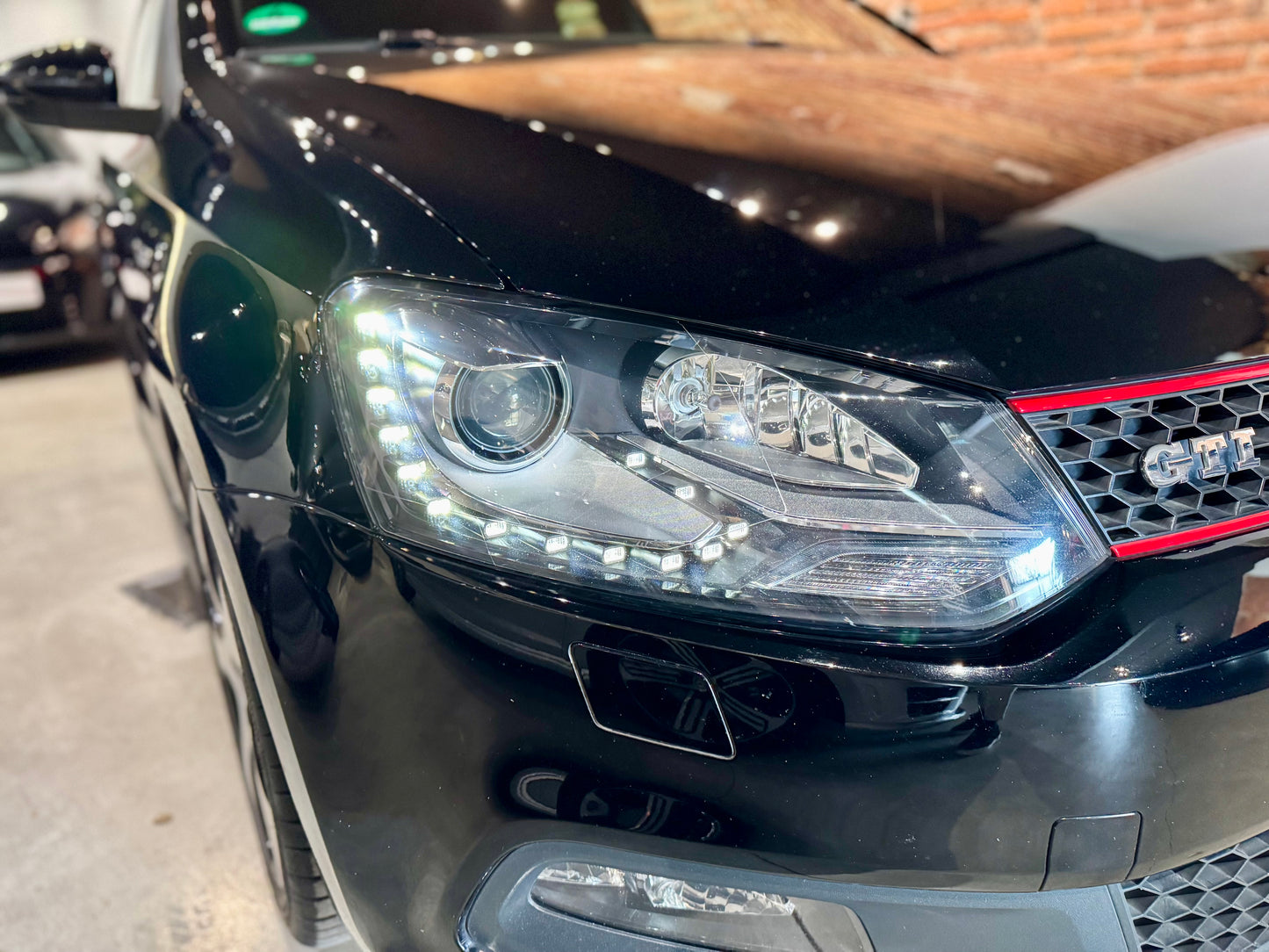 VOLKSWAGEN POLO GTI 180CV DSG año 2011