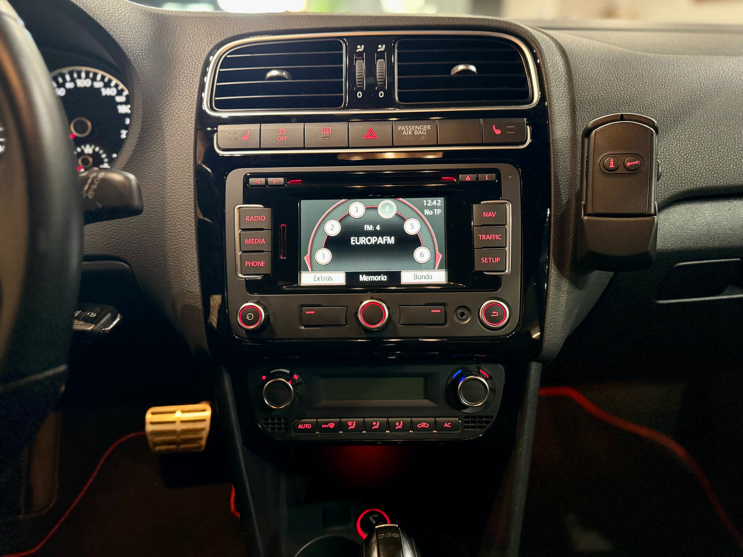 VOLKSWAGEN POLO GTI 180CV DSG año 2011