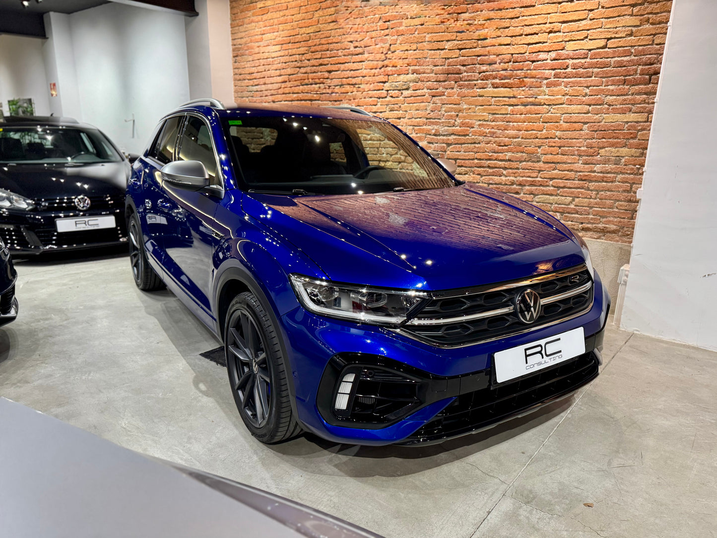 VOLKSWAGEN T-ROC R 300 DSG "AKRAPOVIC"