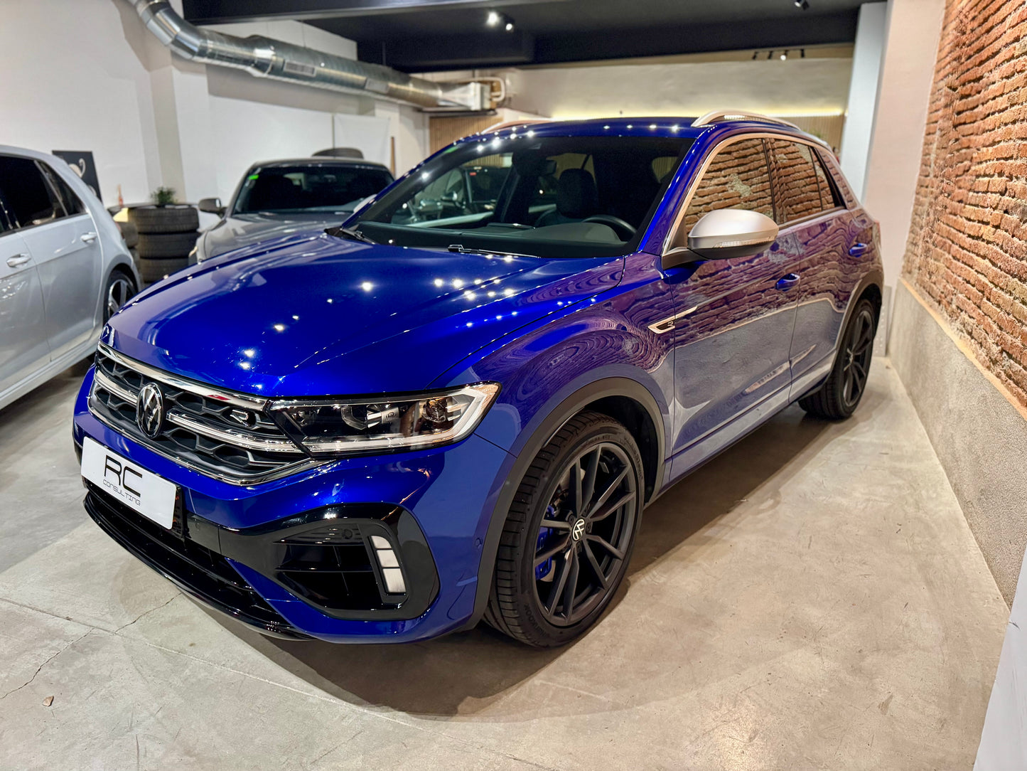 VOLKSWAGEN T-ROC R 300 DSG "AKRAPOVIC"