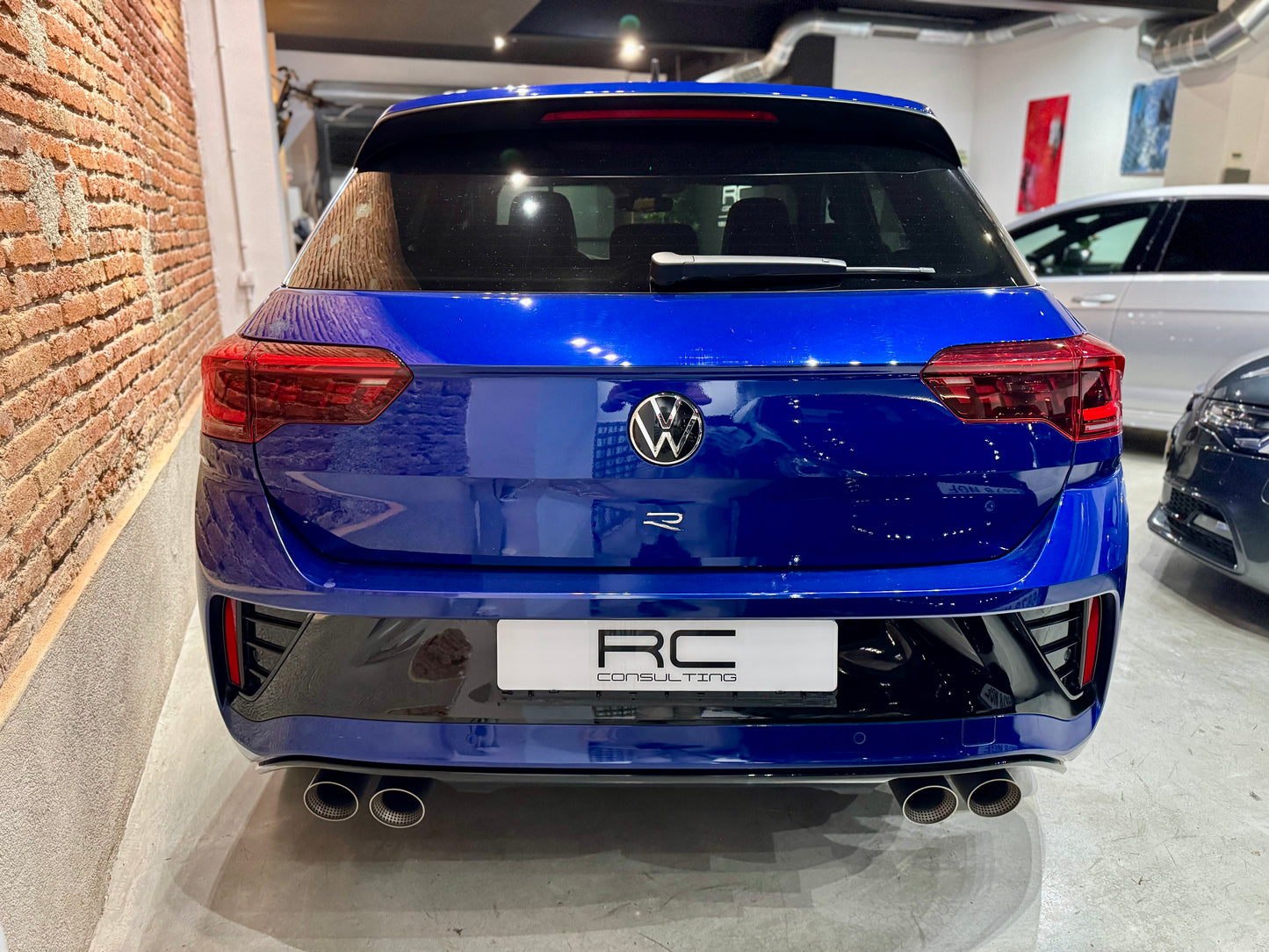 VOLKSWAGEN T-ROC R 300 DSG "AKRAPOVIC"