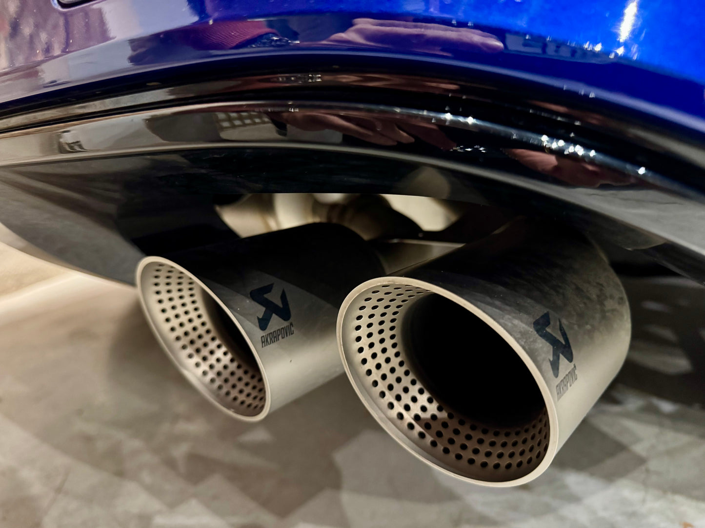 VOLKSWAGEN T-ROC R 300 DSG "AKRAPOVIC"