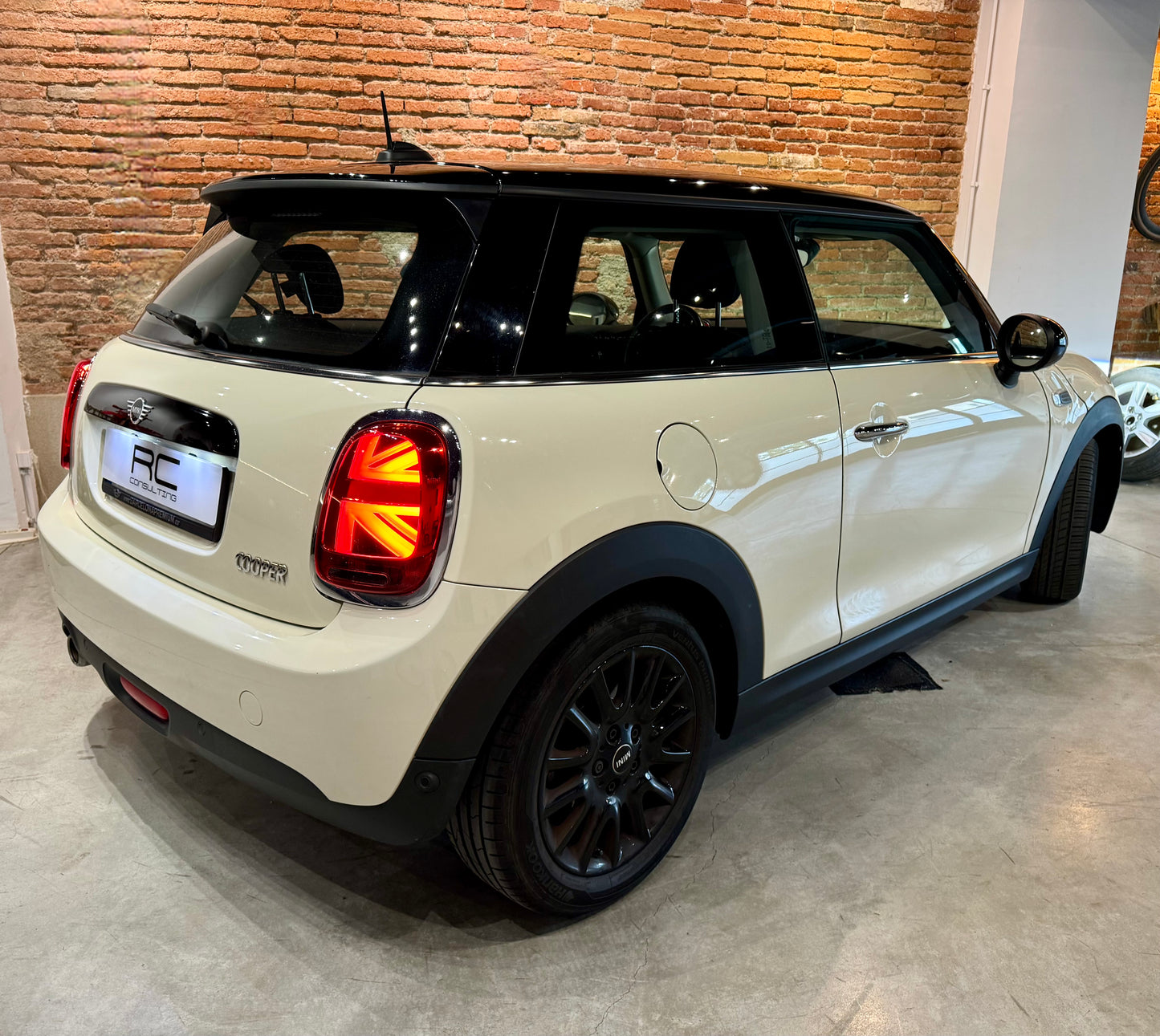 MINI COOPER 2018 136CV (VENDIDO)