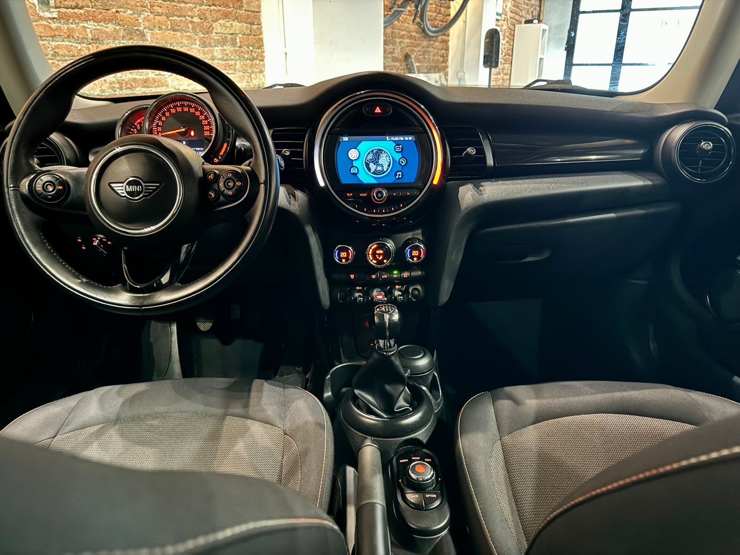 MINI COOPER 2018 136CV (VENDIDO)