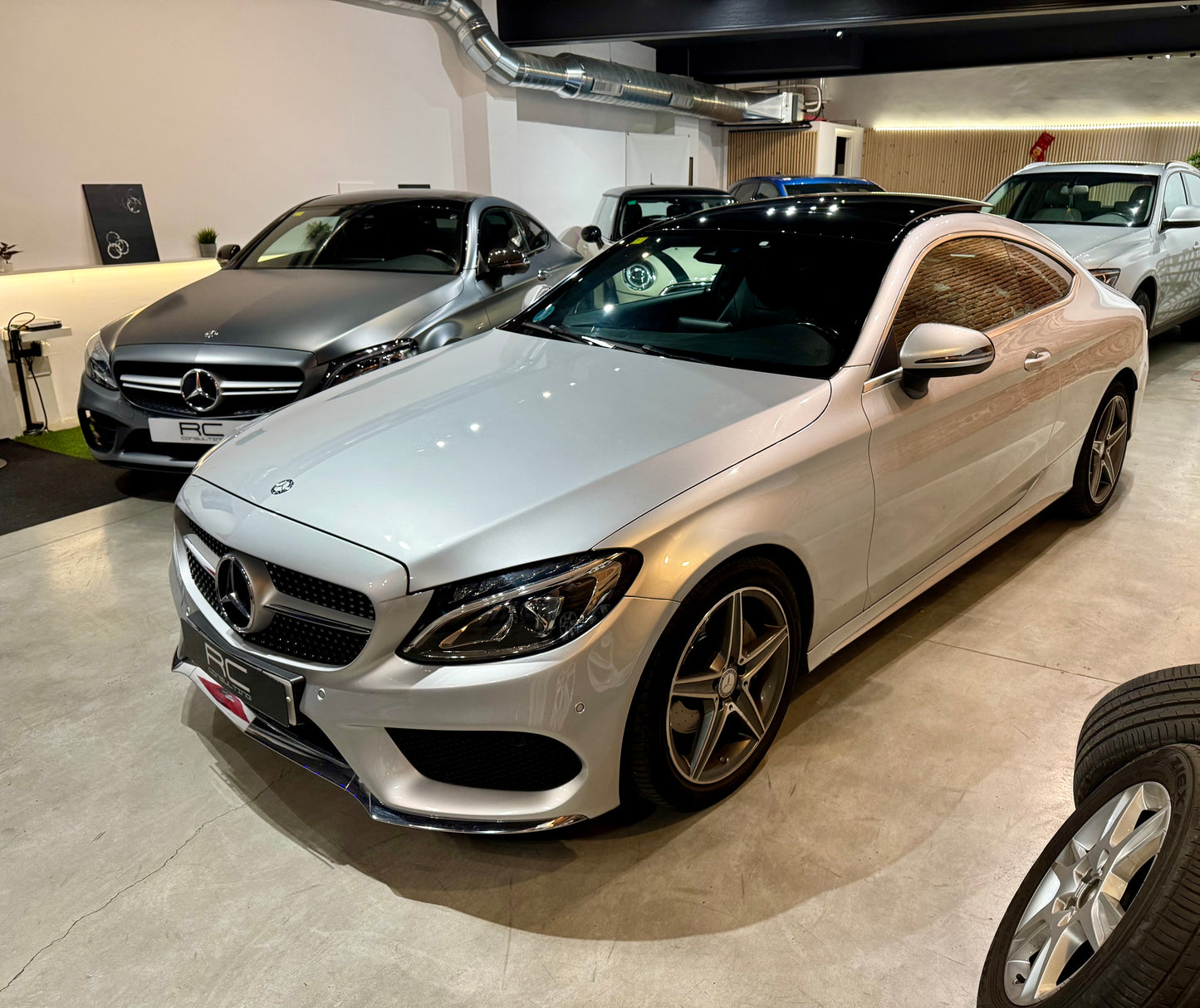 MERCEDES BENZ C220d Coupé 2016  Pack AMG (VENDIDO)