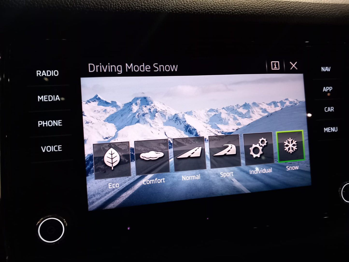 SKODA KAROQ 2.0 TDI STYLE 200CV DSG
