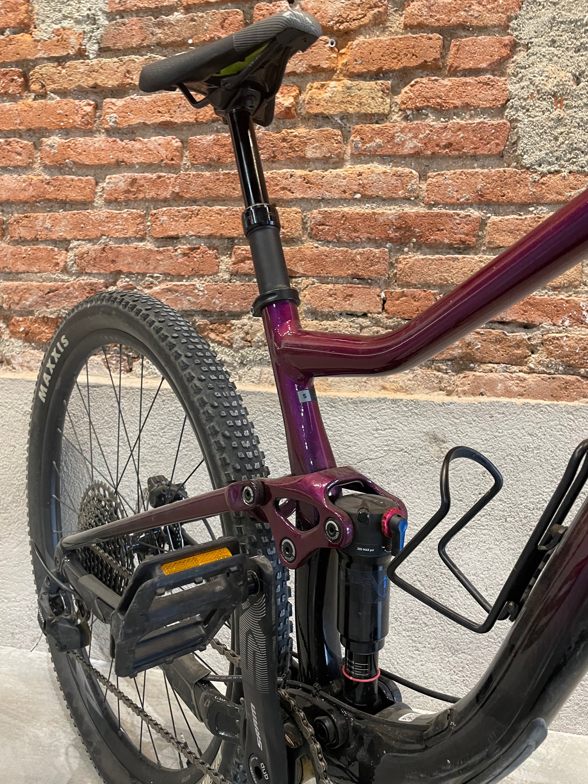Bicicleta liv doble suspension hot sale