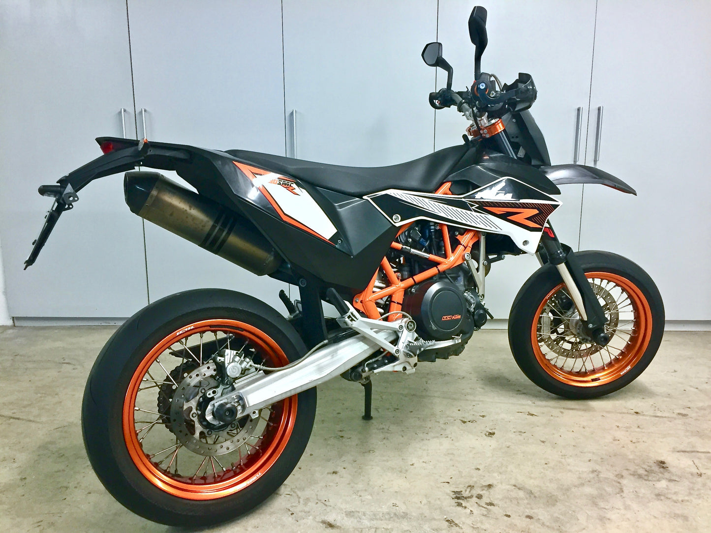 KTM 690 SMC R (VENDIDA)