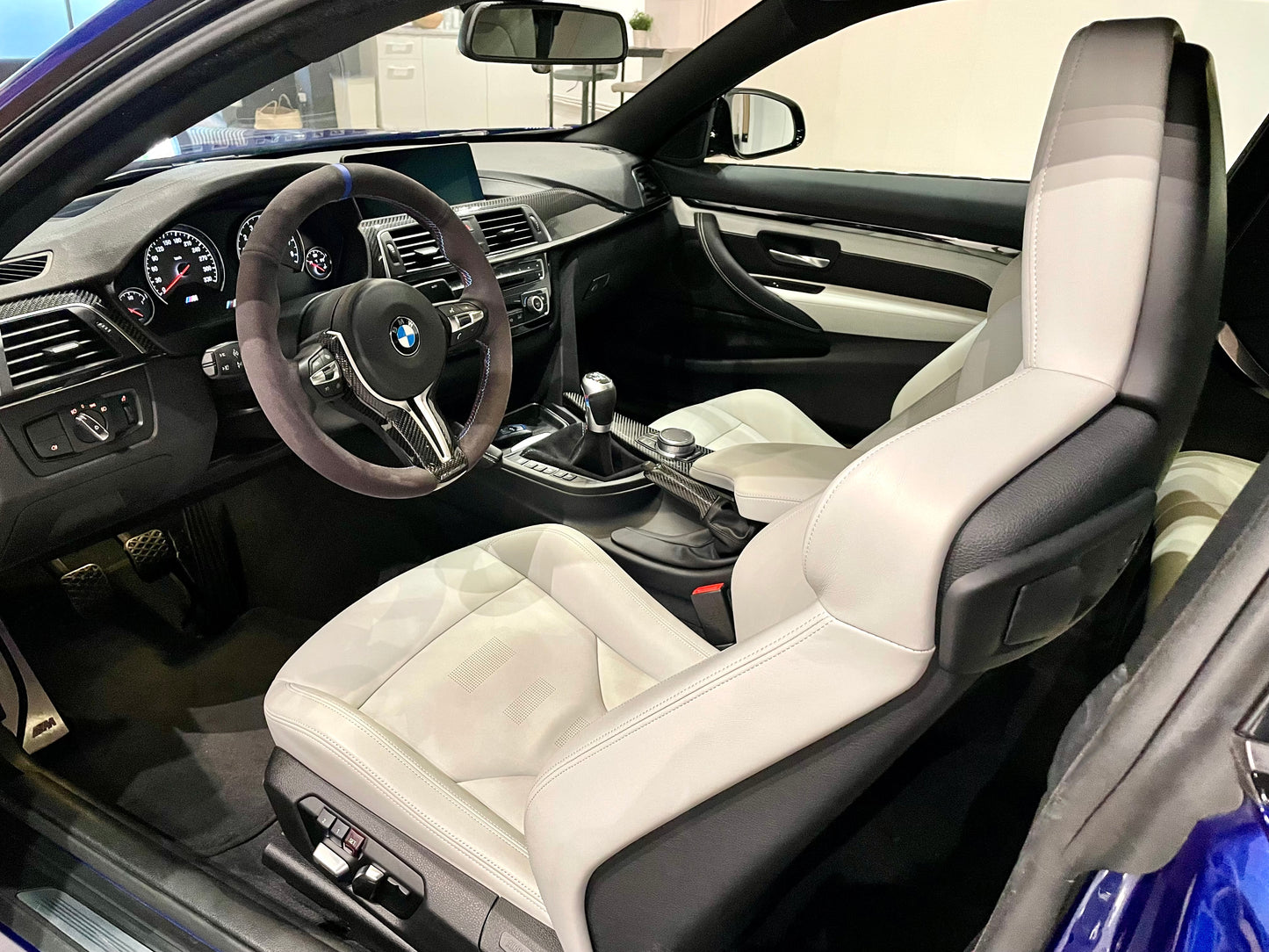 BMW M4 COMPETITION