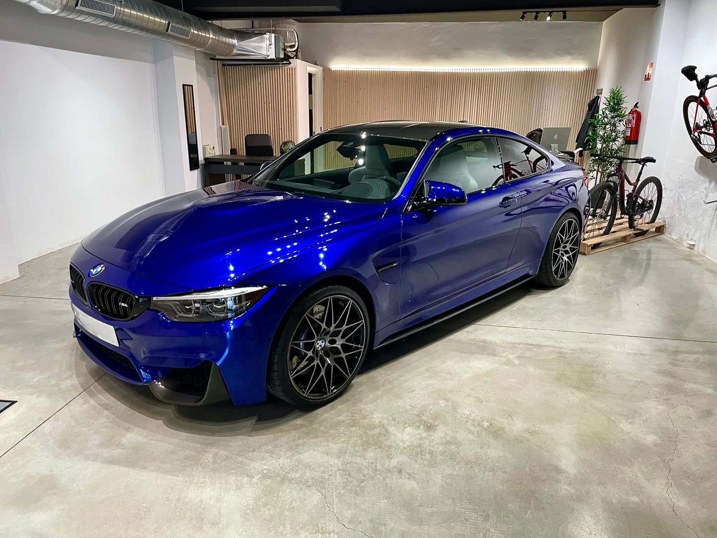 BMW M4 COMPETITION