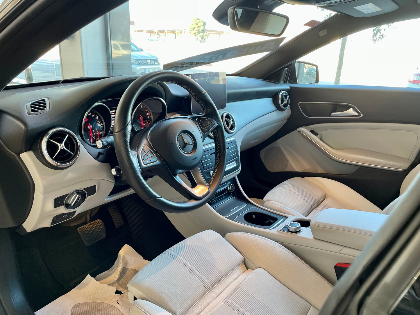 Mercedes CLA 200 Urban Automatico Solo 18.900Kms