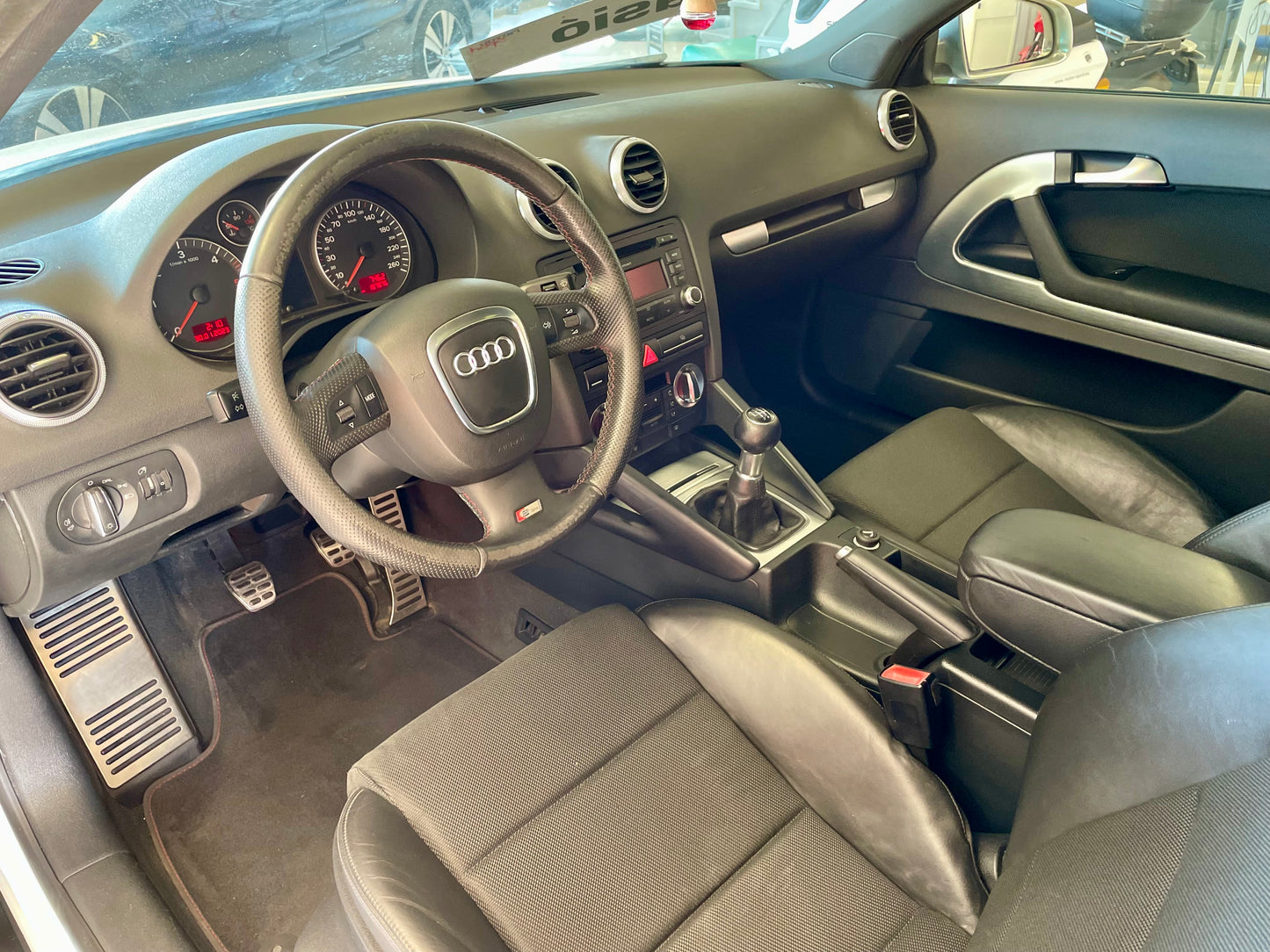 Audi A3 2.0 TDi 140 3p S-Line +Techo+Cuero 197.000km